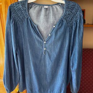 Old Navy blue denim smocked top with billowy sleeves, Size large